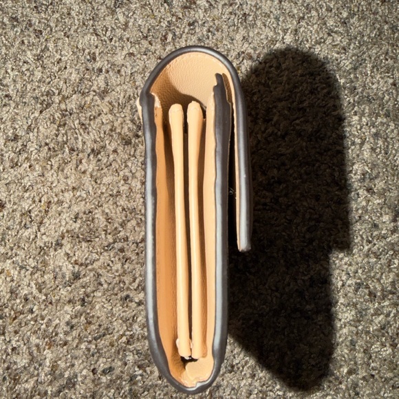 Gucci Beige and Brown Wallet - Picture 4 of 6